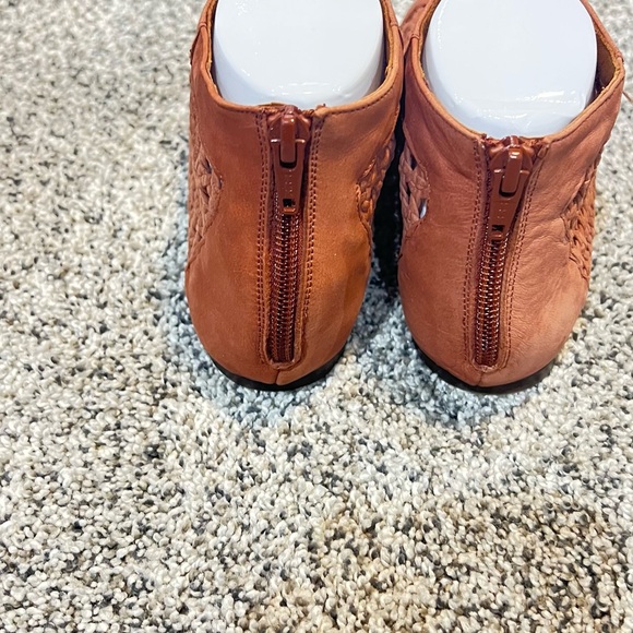 Sundance Delphia Olive Green Leather Peep Toe Sandals Size Euro 37, US 6.5 - Picture 5 of 10